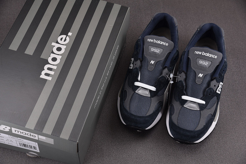 NEW BALANCE M992GG "MADE IN USA"