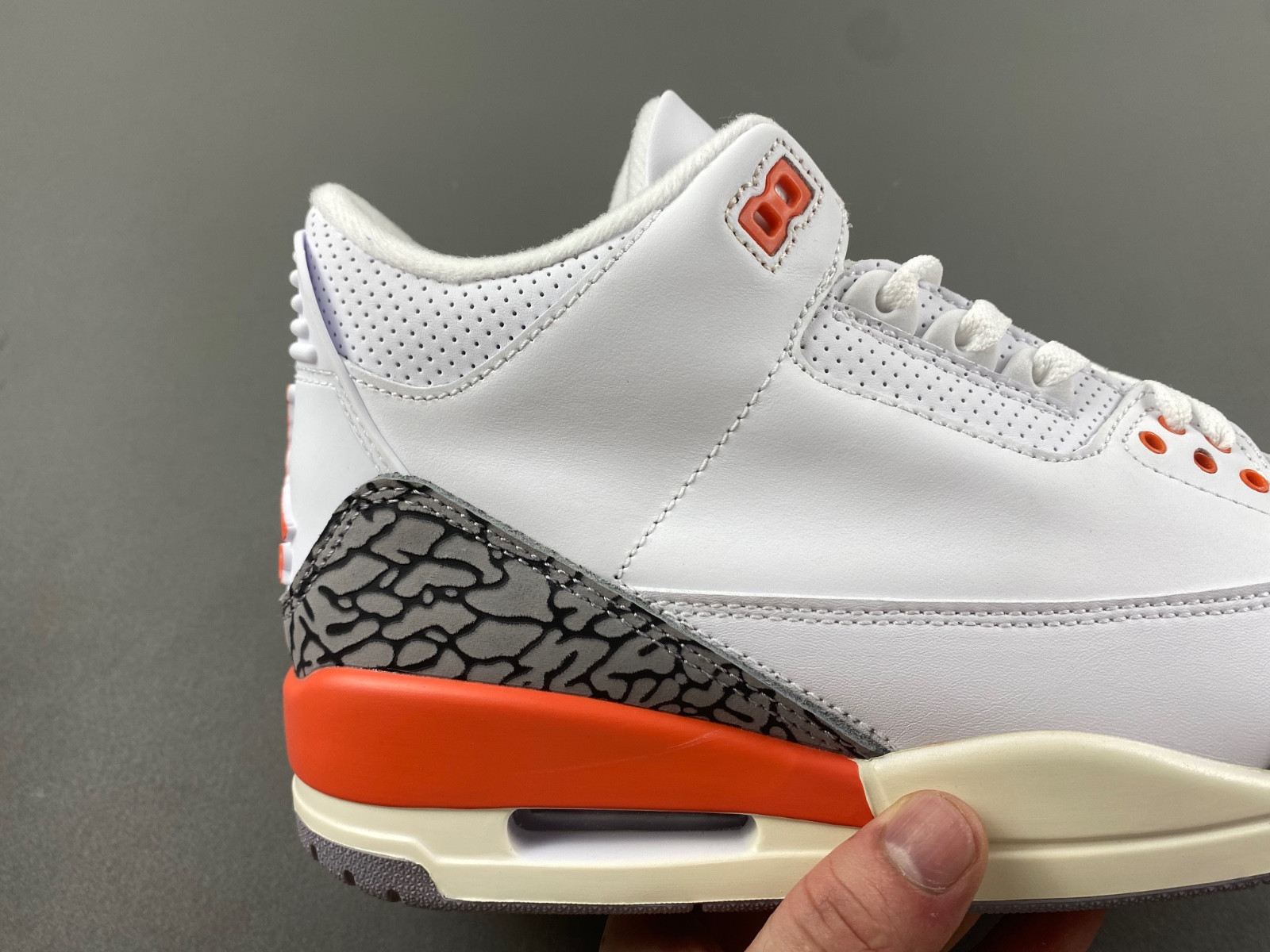 Air Jordan 3 WMNS Georgia Peach CK9246-121