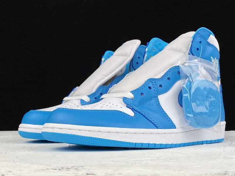 Air Jordan 1 Retro High OG “UNC” 555088-117
