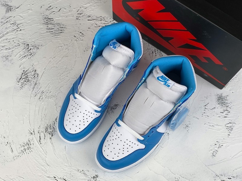 Air Jordan 1 Retro High OG “UNC” 555088-117