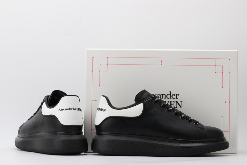 ALEXANDER MCQUEEN SNEAKER