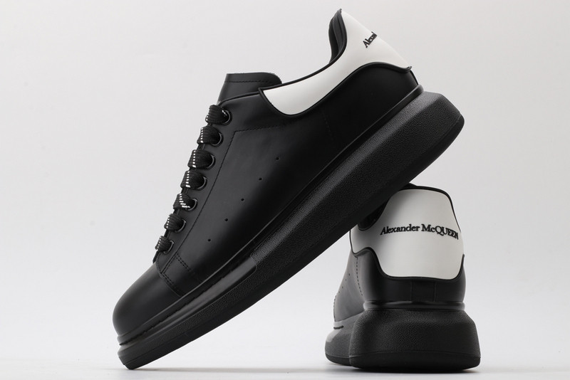ALEXANDER MCQUEEN SNEAKER