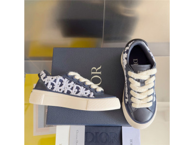 DR B33 SNEAKER